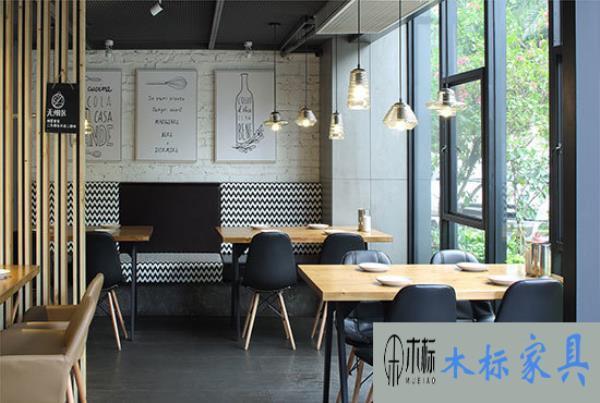 實木板餐桌椅布局選用什么色調樣式適合|餐廳家具 